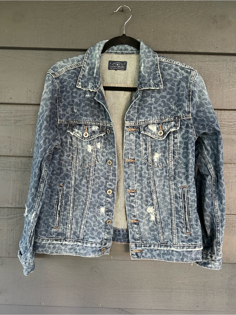 Lucky Brand Distressed Blue Leopard-Print Denim Jacket size M